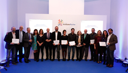 El equipo de “El cazador de cerebros” de La 2 de TVE y Esther Paniagua, Premios de Periodismo en Medicina Personalizada de Precisión de la Fundación Instituto Roche