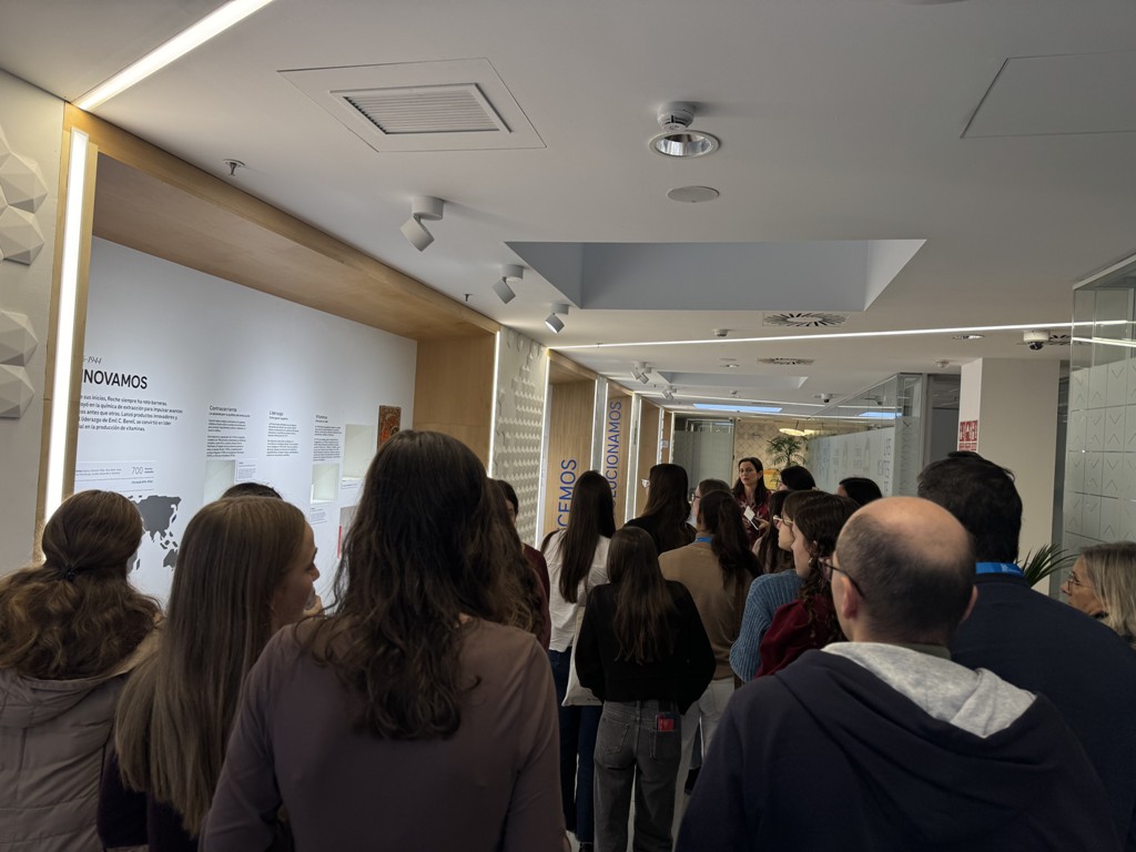 Entrada de los estudiantes en la sala