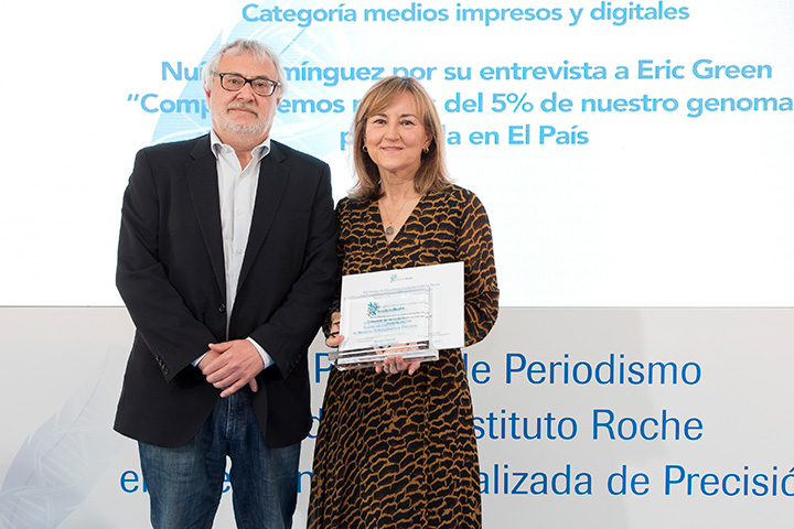 En representación a Nuño Domínguez - Mención especial en Medios Impresos y digitales